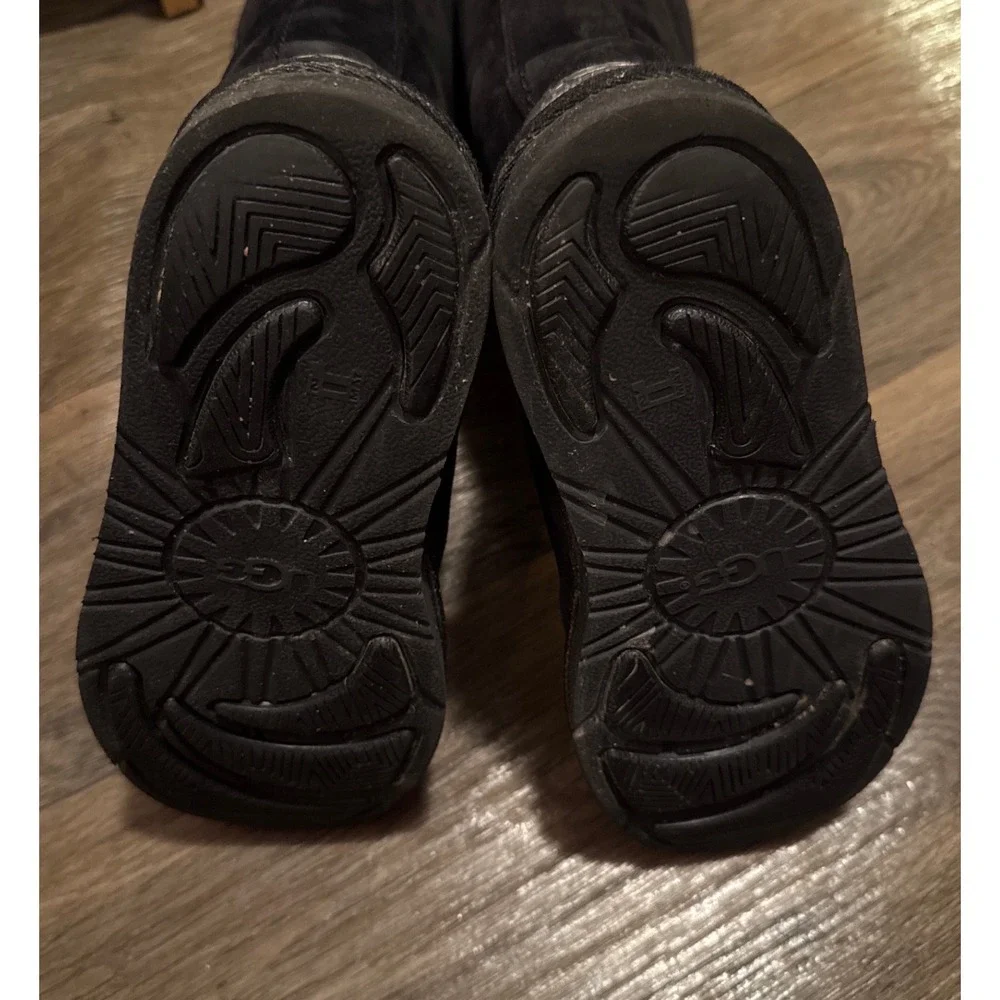 UGG while suede